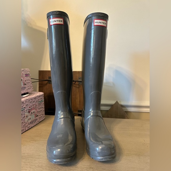 Hunter Grey Rain Boots Unisex
W8, M7 - Picture 1 of 14